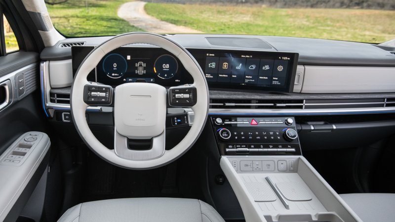 Hyundai Sticks to Buttons Because People Are ‘Stressed, Annoyed’ by Touchscreens
