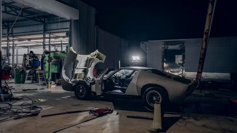 Liberty Walk's Lamborghini Miura