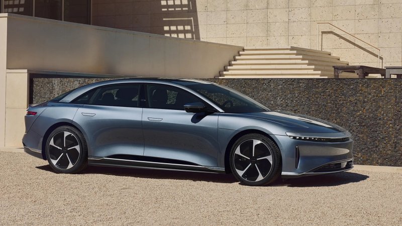 Lucid air in profile